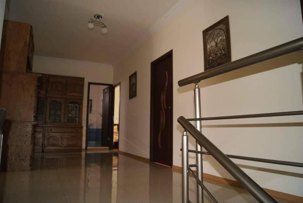 Hotel Bonjour House Ereván Exterior foto